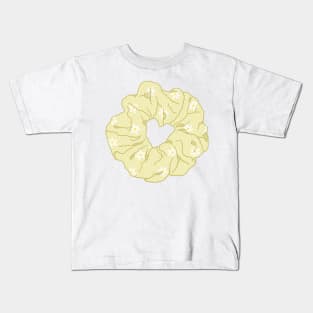 Light yellow scrunchie with daisies Kids T-Shirt